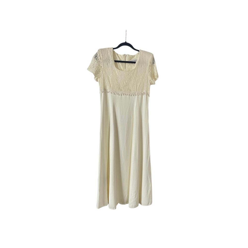Vintage  Betsy’s Things Cream Flowing Dress Shoulder Pads 12